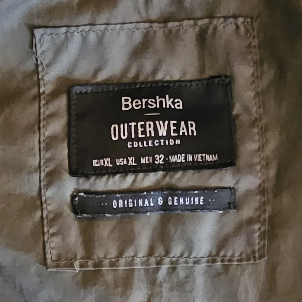 Bershka Outerwear Collection Puffer Jacket/Mens XL
